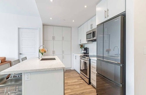 Innisfil Condo | 2BDR Condo at Friday Harbour with Beach Club pool access