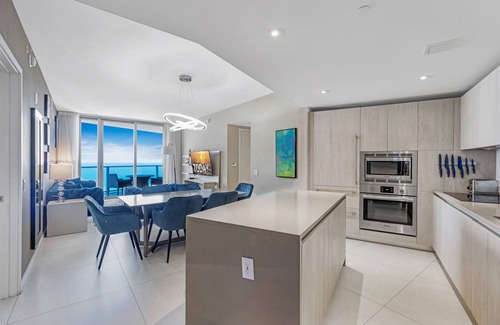 Hallandale Beach Condo | ★ 2BDR Condo Oceanview Balcony/Beachfront Resort