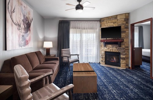 Lake Delton Resort | 2Bed/2Bath Deluxe Suite at our Dells Resort w/Access to Wilderness Territory!