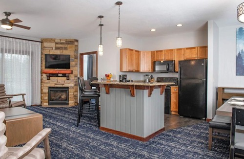 Lake Delton Resort | 2Bed/2Bath Deluxe Unit in Our Dells Resort w/Access to Wilderness Territory!