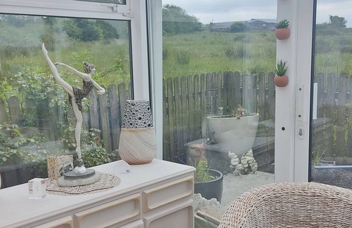 Listowel Cottage | 2Bed Cottage, Sleeps 6, River Walks,Garden,Parking