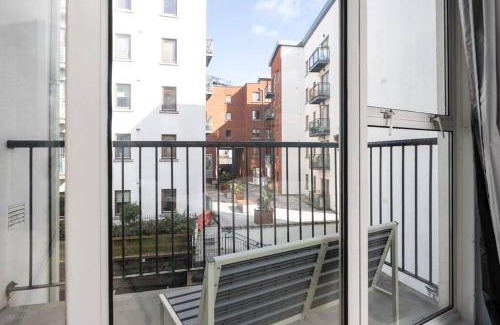 City Centre Dublin Apartment | 2Bed Flat With Private Balcony and Fireplace