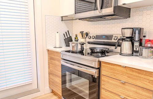Calgary House | 2Bedroom 2.5Bathroom Home near YYC