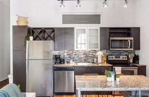 Central Business District Apartment | 2Bedroom in CBD Near Over-the-Rhine +Pool & Wi-Fi