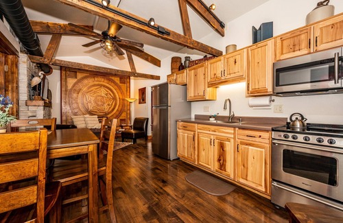 Columbus Cabin | 2BR, 1BA Barnhouse