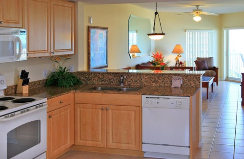 Treasure Island Condo | 2BR/2BA Beach Condo: Couples' Retreat