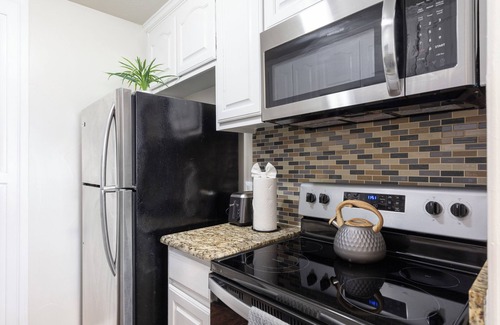Arlington Apartment | 2BR/2BA by AT&T Stadium, 6 Flags, Globe Life Park, Texas Live, and Much More!
