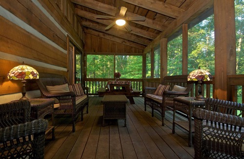 Nashville Cabin | 2BR, 2BA Log Cabin