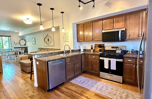 Hailey House | 2BR/2BA Retreat Near Sun Valley · Pool & Hot Tub