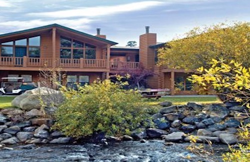 Estes Park Condo | 2BR/2BA River Front Resort Condo in Estes Park 7/15-22/2023 (sleeps 6)