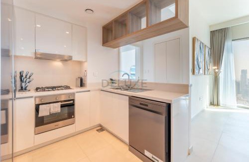 Za'abeel 2 Apartment | 2BR Apartment Walking Distance to Dubai Mall, Downtown Views II, Downtown by Deluxe Holiday Homes