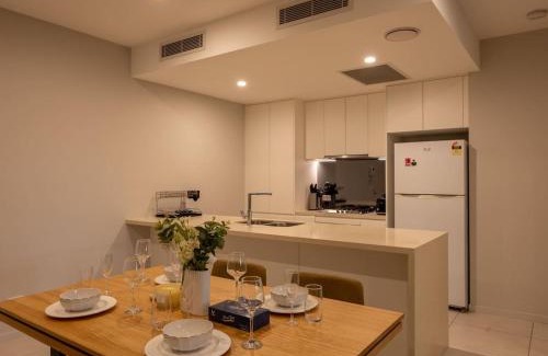 Macgregor Apartment | 2BR Apartment with Balcony Easy Access All Hotspot