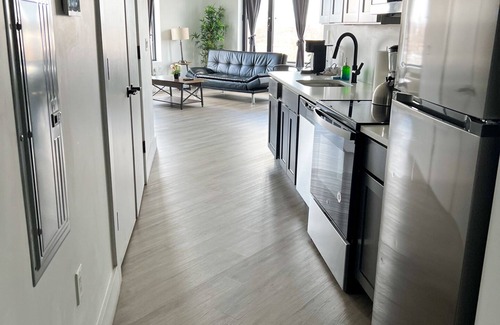 Elizabeth Apartment | 2BR apt close to EWR 3330