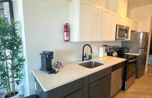 Elizabeth Apartment | 2BR apt close to EWR 3330