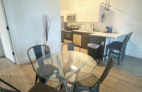 Elizabeth Apartment | 2BR apt near EWR 9223