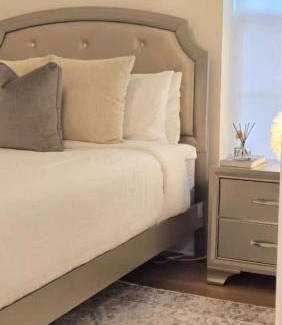 Fox Point Apartment | 2BR Apt with Parking Garden View Walk to Waterfront