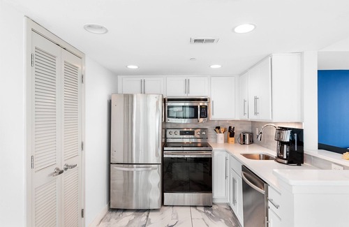Downtown Myrtle Beach Condo | 2BR beach condo w/heated pools & views