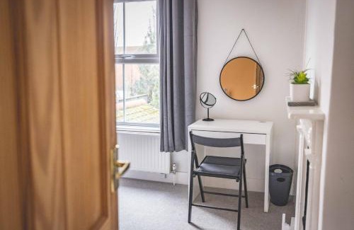 Windsor House | 2BR Character Home Minutes from Windsor, Private Garden