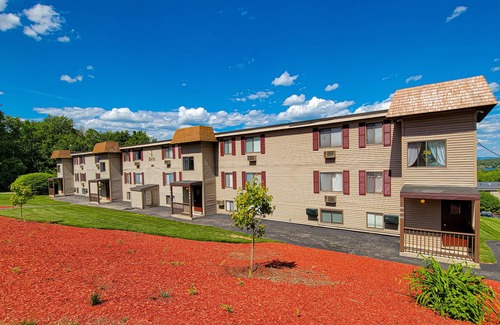 Weirs Beach Condo | 2BR Condo: Laconia Life near Weir Beach