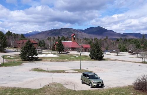 North Woodstock House | 2BR condo near Recreation Center, pool, hot tub and many more