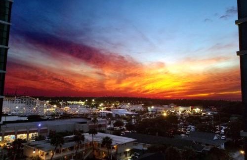 Downtown Myrtle Beach Apartment | 2BR condo w hot tubs & ocean views