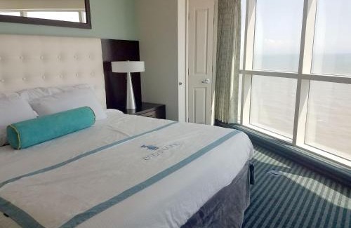 Downtown Myrtle Beach Apartment | 2BR condo w hot tubs & ocean views