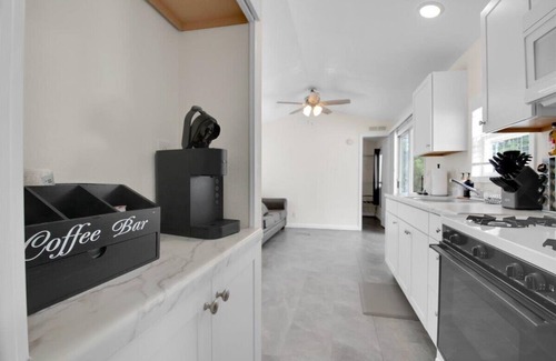 Gatlinburg - Pigeon Forge RV Rental | 2BR Cottage accessible to Pigeon Forge Trolley