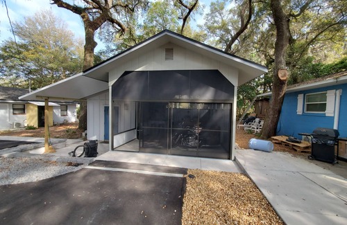 Fort McCoy House | 2BR Cottage on Lake Kerr, close to Silver Glenn Springs/Salt Springs