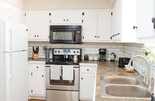 Mobile Apartment | 2BR Cozy Home Close to MOB