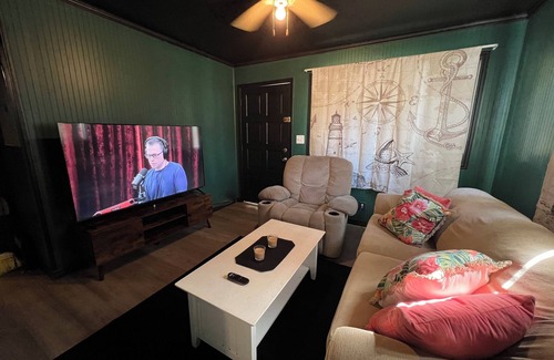 Mayport House | 2BR Cozy Mayport Village Home FISHING/FERRY/RIVER