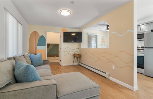 Old Orchard Beach Apartment | 2BR Cozy Retreat, Near Beach, Parking