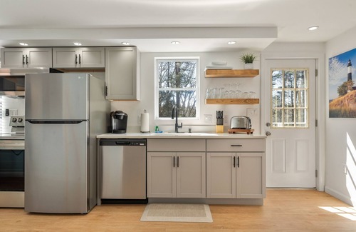 Old Orchard Beach Apartment | 2BR Cozy Retreat, Near Beach, Parking