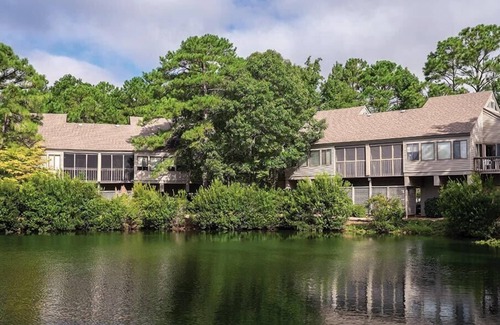 Fairfield Harbour Condo | 2br Deluxe Condo Family Fun Right on the River!