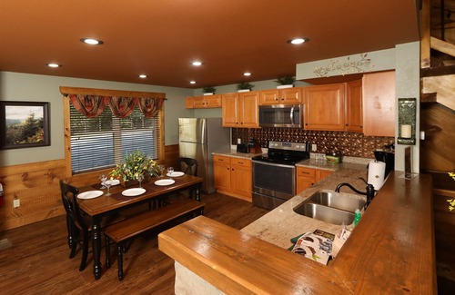 Gatlinburg Cabin | 2BR, Fireside jacuzzi in both bedrooms