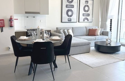 Jadaf Apartment | 2BR . Forte Tower 1 . Downtown . 3mn Burj Khalifa