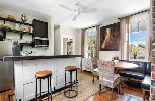 Cannonborough Elliotborough Apartment | 2BR Getaway 5 min walk to King St | Sleeps 6