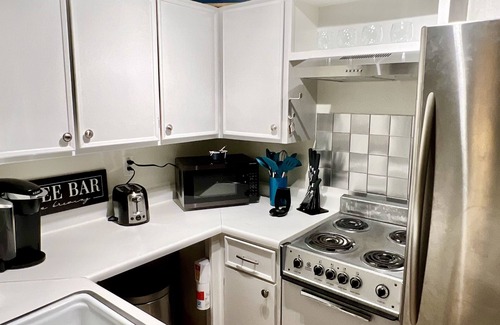 Cape Royale Condo | 2Br Getaway- Walk to Lake Livingston and Marina