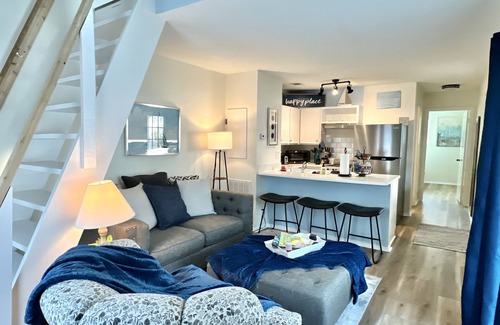 Cape Royale Condo | 2Br Getaway- Walk to Lake Livingston and Marina
