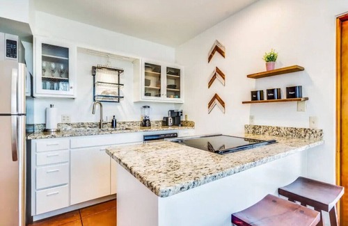 West University Apartment | 2BR Hideaway w/Patio – Springtime in Downtown!