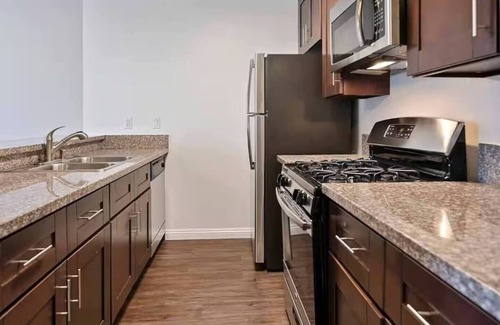 Hollywood Apartment | 2BR Hollywood Apt w/Rooftop Pool & Stunning Views of city and the Hollywood Sign