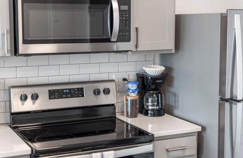Hough Apartment | 2BR in Heart of Cleveland Near CWRU