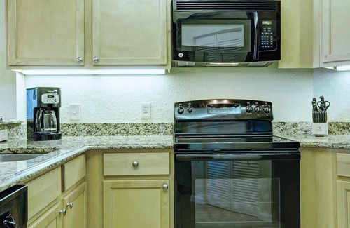 Kissimmee Condo | 2br Lockoff Condo Family Vacation w/Theme Parks!