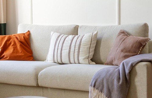 Belso-Ferencvaros Apartment | 2BR Modern Elegance w Sauna and AC by NeWave