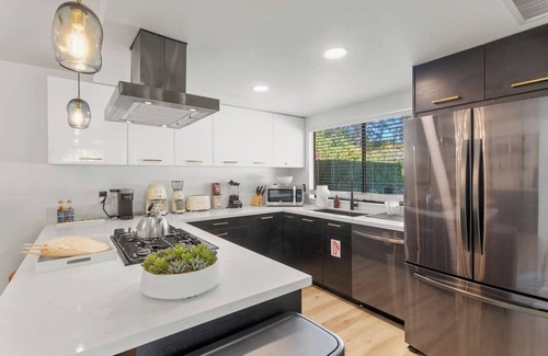 Palm Springs Condo | 2BR.Private Patio.BBQ.Fire Pit.Tennis.Pools.Dog OK