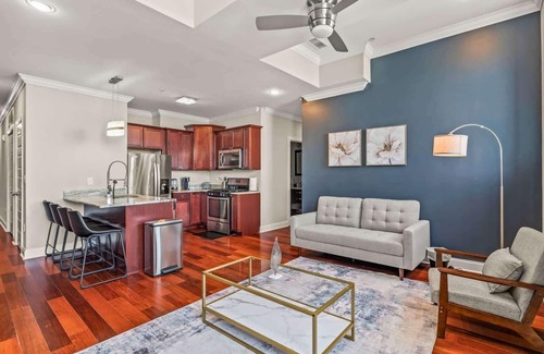 Olde Kensington Apartment | 2BR Retreat | Northern Libs | 2 Beds | Onsite Gym