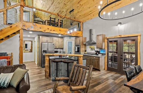 Williams House | 2BR Retreat Williams AZ Pathway to Canyon