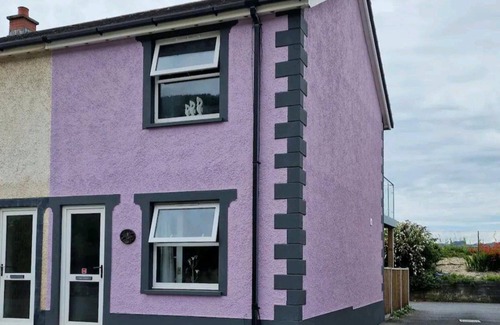 Ferryside House | 2br-sleeps4-balcony-petsok-parking-ferryside