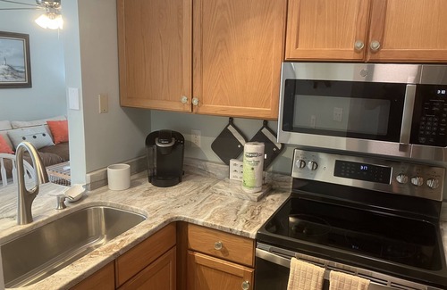 Manteo Condo | 2BR Sound-view condo near attractions w/balcony
