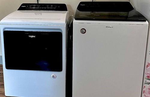 Newport Condo | 2BR Sunshine Town Condo