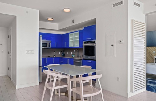Barrier Island Condo | 2BR W Residence, Double LivingRoom,Brand New Sofas, Pool, Hot tub